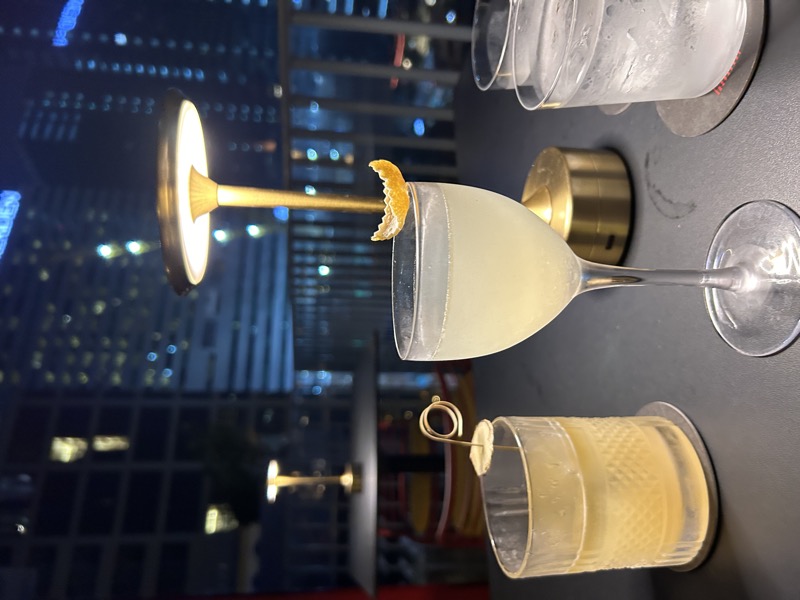 Drinking good cocktails